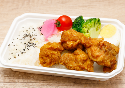 唐揚げ弁当 (カレー味)