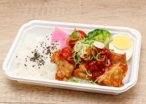 唐揚げ弁当 (ヤンニョム)
