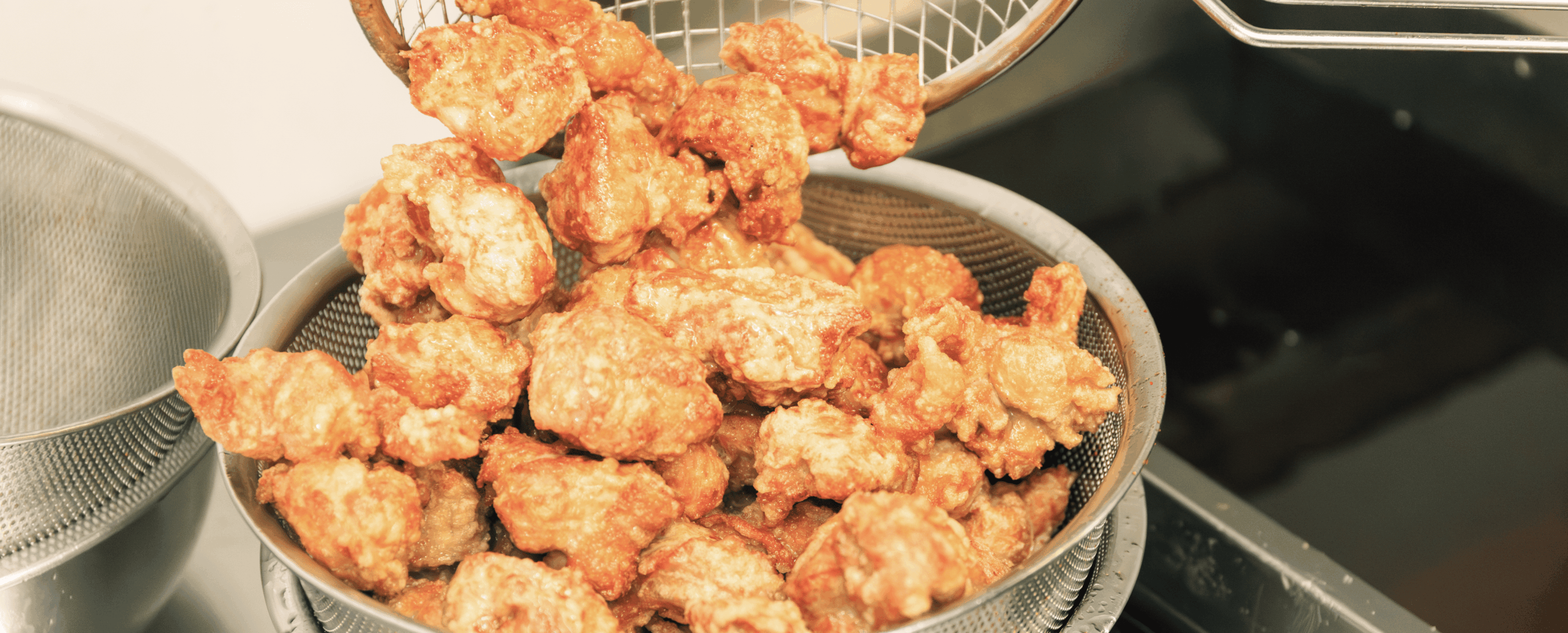 揚げたての唐揚げ